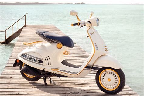 Vespa 946 Christian Dior